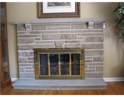 1764 Washington Road Apollo, PA 15613 - Photo 5 of 18 Living Room.