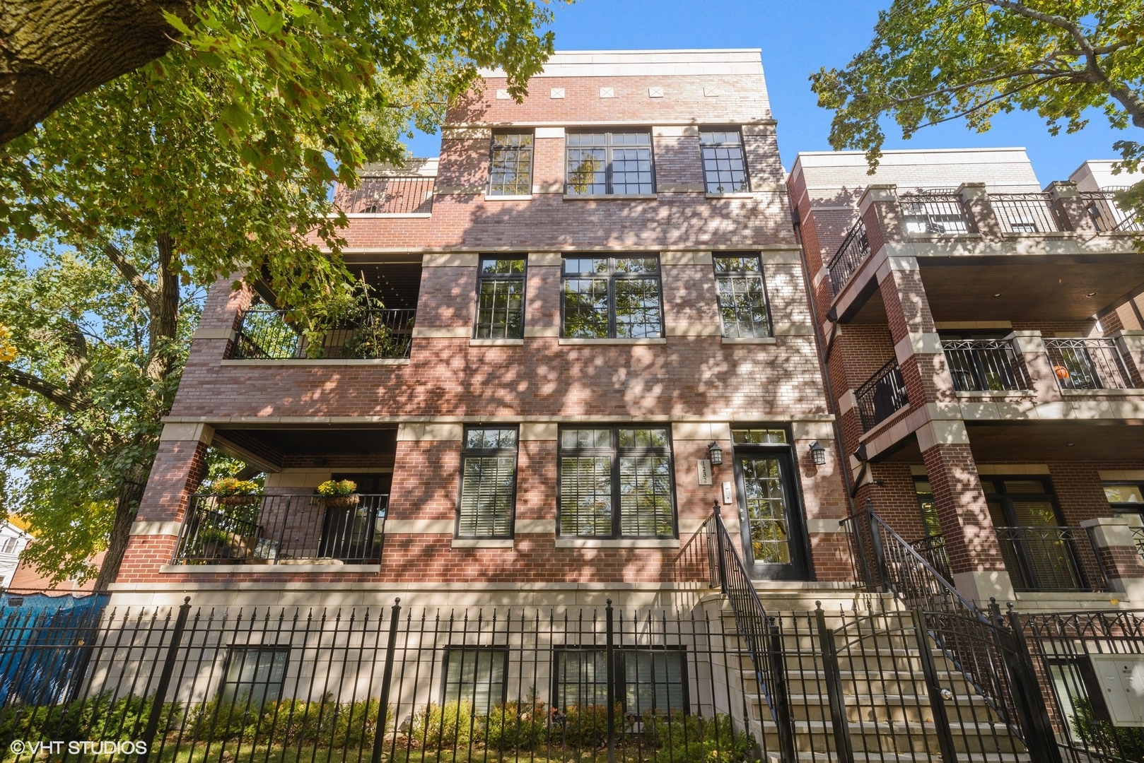 1232 West Melrose Street, Unit 1 Chicago, IL 60657 - Photo 1 of 36
