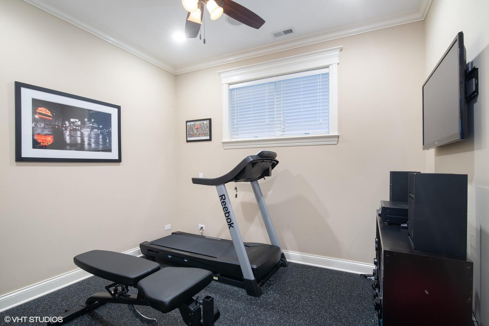 1232 West Melrose Street, Unit 1 Chicago, IL 60657 - Photo 28 of 36