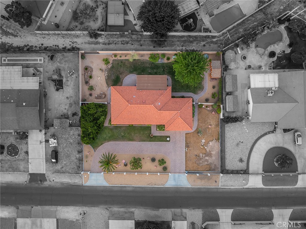 14231 Tawya Road Apple Valley, CA 92307 - Photo 3 of 36