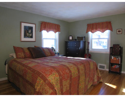63 Hickory Road Norwood, MA 02062 - Photo 6 of 9 Gallery Image 6