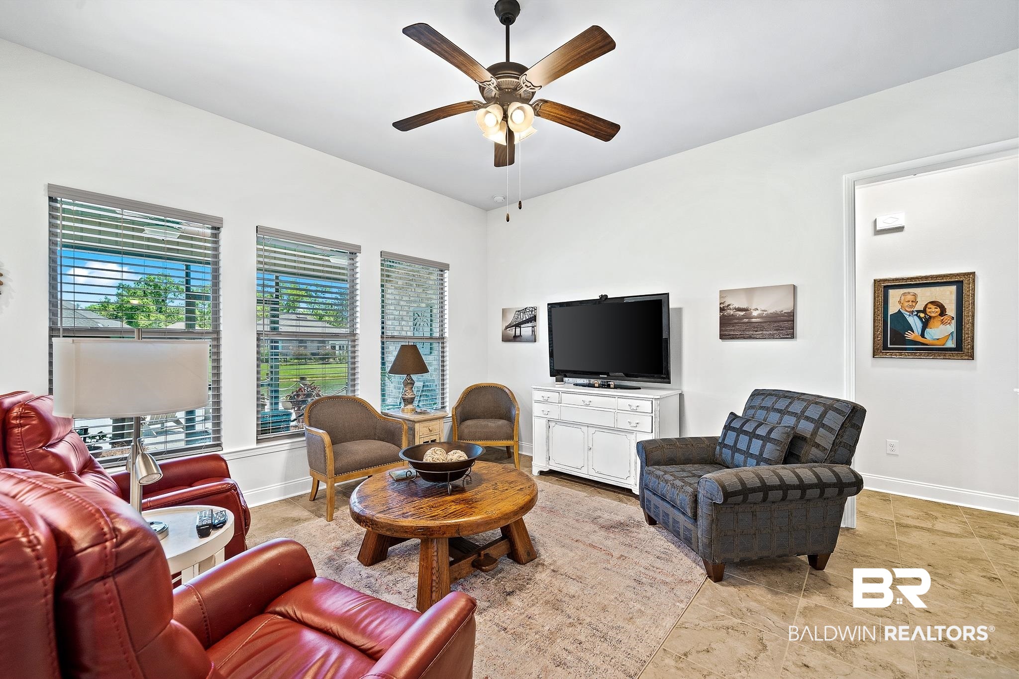 1379 Surrey Loop Foley, AL 36535 - Photo 6 of 36 Living area