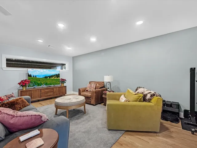 $3,500 | 712 Barbara Street, Tomball, TX 77375