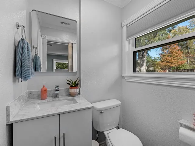 $3,500 | 712 Barbara Street, Tomball, TX 77375