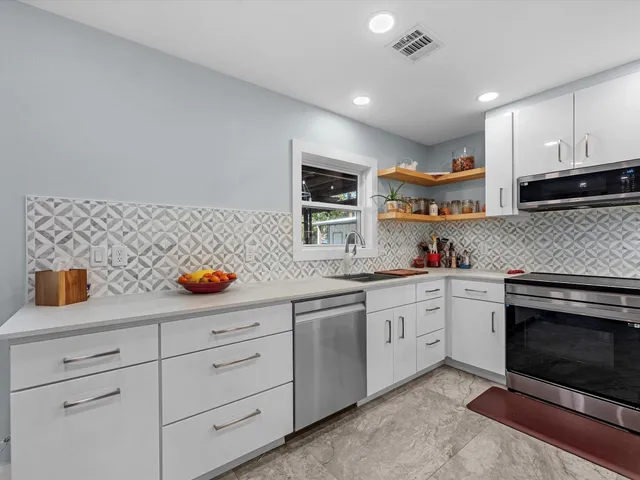 $3,500 | 712 Barbara Street, Tomball, TX 77375