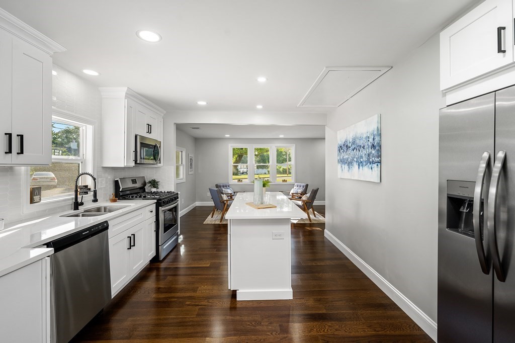 17 Steven Road Westborough, MA 01581 - Photo 8 of 40 Gallery Image 8