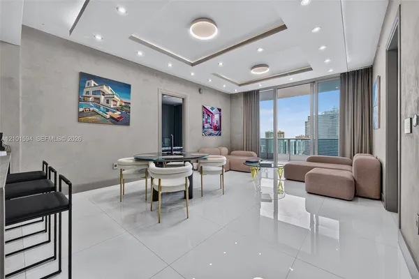 $1,300,000 | 200 Biscayne Blvd Way, Unit 5010, Miami, FL 33131