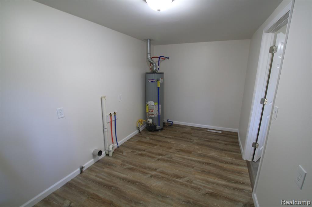 1106 West Judd Road Flint, MI 48507 - Photo 11 of 17