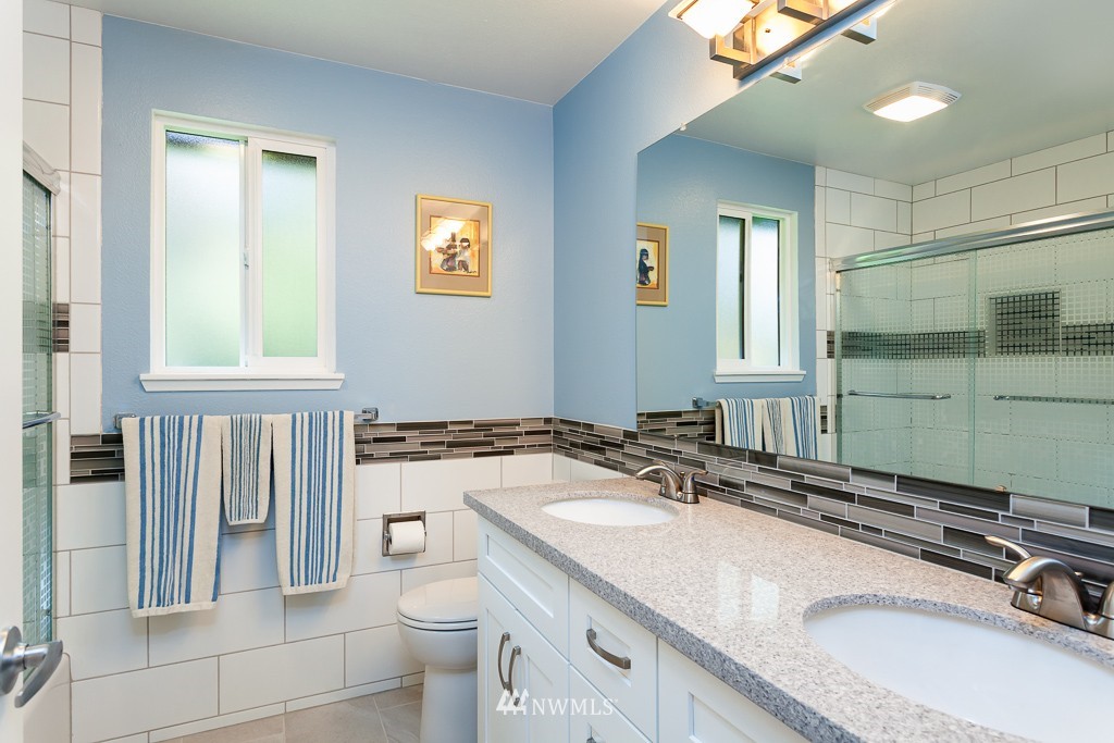 12734 Southeast 95th Place Renton, WA 98056 - Photo 13 of 16