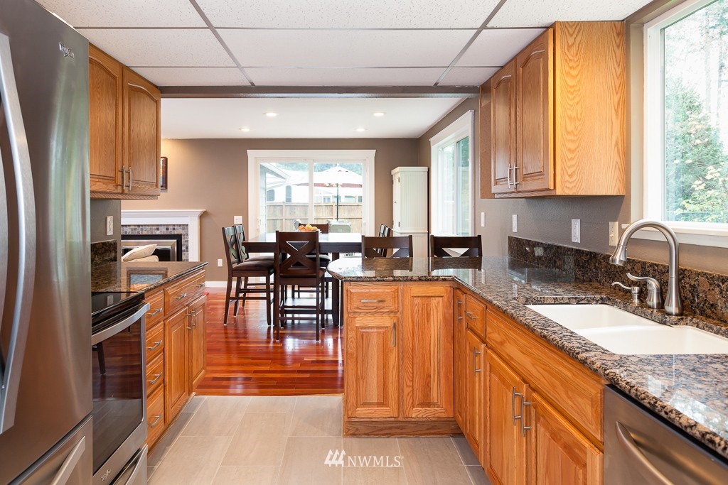 12734 Southeast 95th Place Renton, WA 98056 - Photo 5 of 16