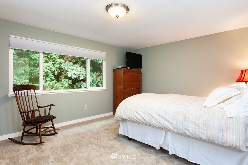 12734 Southeast 95th Place Renton, WA 98056 - Photo 8 of 16
