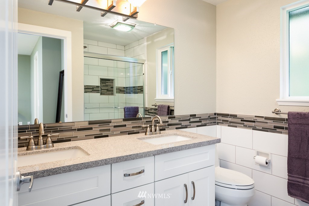 12734 Southeast 95th Place Renton, WA 98056 - Photo 10 of 16