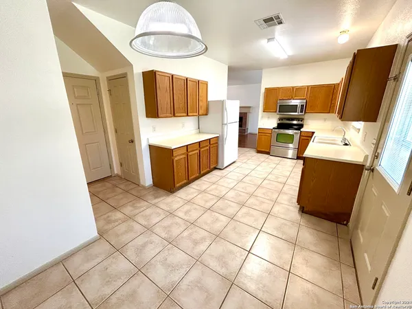 $1,785 | 4762 Aspen View, San Antonio, TX 78217