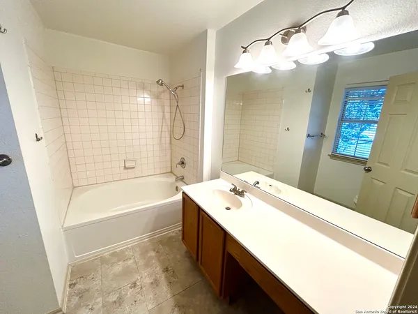 $1,785 | 4762 Aspen View, San Antonio, TX 78217