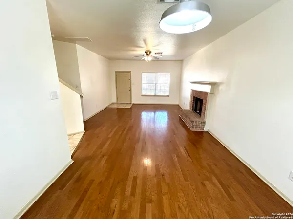 $1,785 | 4762 Aspen View, San Antonio, TX 78217