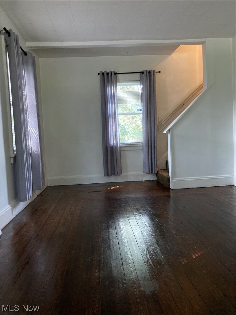 183 East Wilbeth Road Akron, OH 44301 - Photo 9 of 26 Living Room