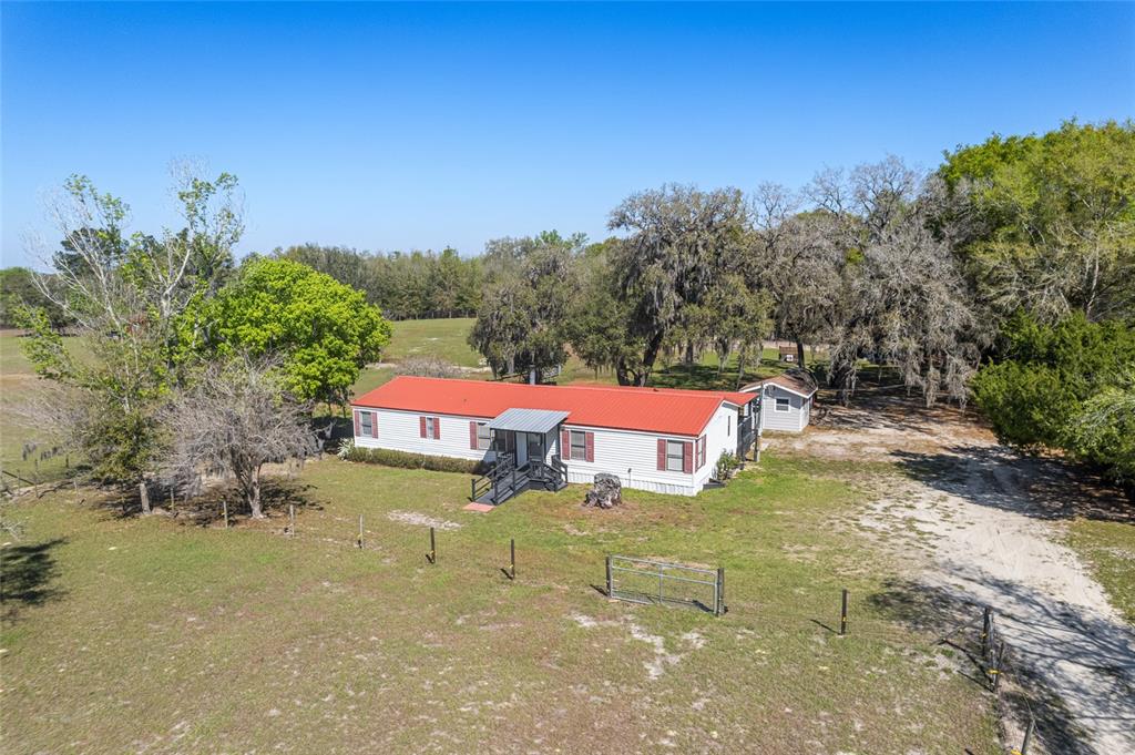 5600 Southeast 39th Street Trenton, FL 32693 - Photo 59 of 73 a view of an outdoor space and yard
