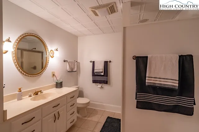 a view of a workspace with furniture