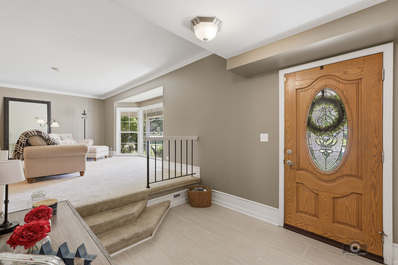 619 East Bauer Road Naperville, IL 60563 - Photo 4 of 27