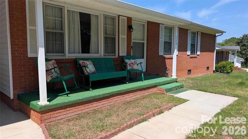 534 Westside Terrace Davidson, NC 28036 - Photo 2 of 18 a view of a house with backyard and porch