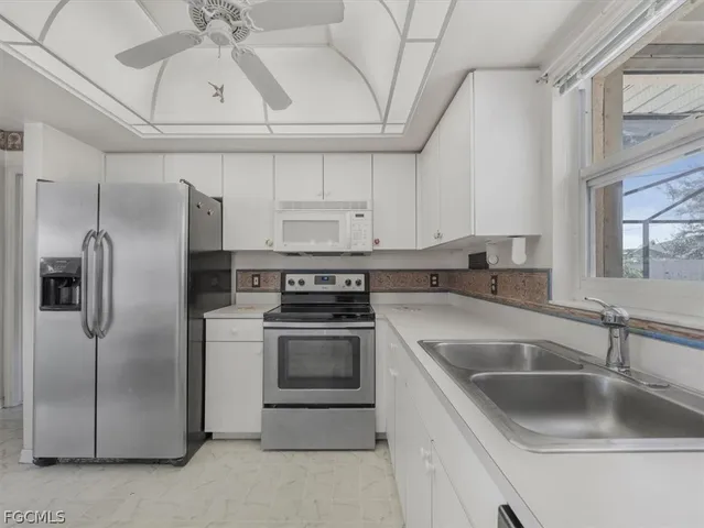 $245,000 | 2206 Southeast 8th Place, Cape Coral, FL 33990