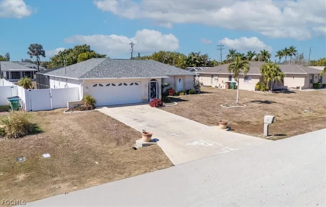 $245,000 | 2206 Southeast 8th Place, Cape Coral, FL 33990