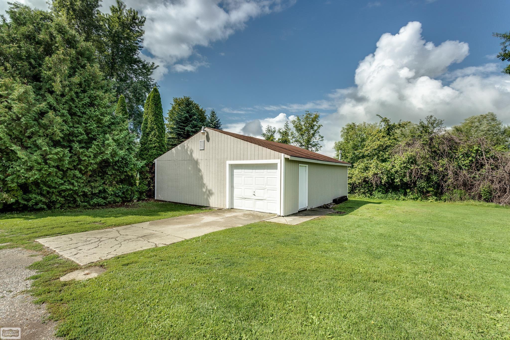 5885 Gardner Line Road Croswell, MI 48422 - Photo 6 of 71