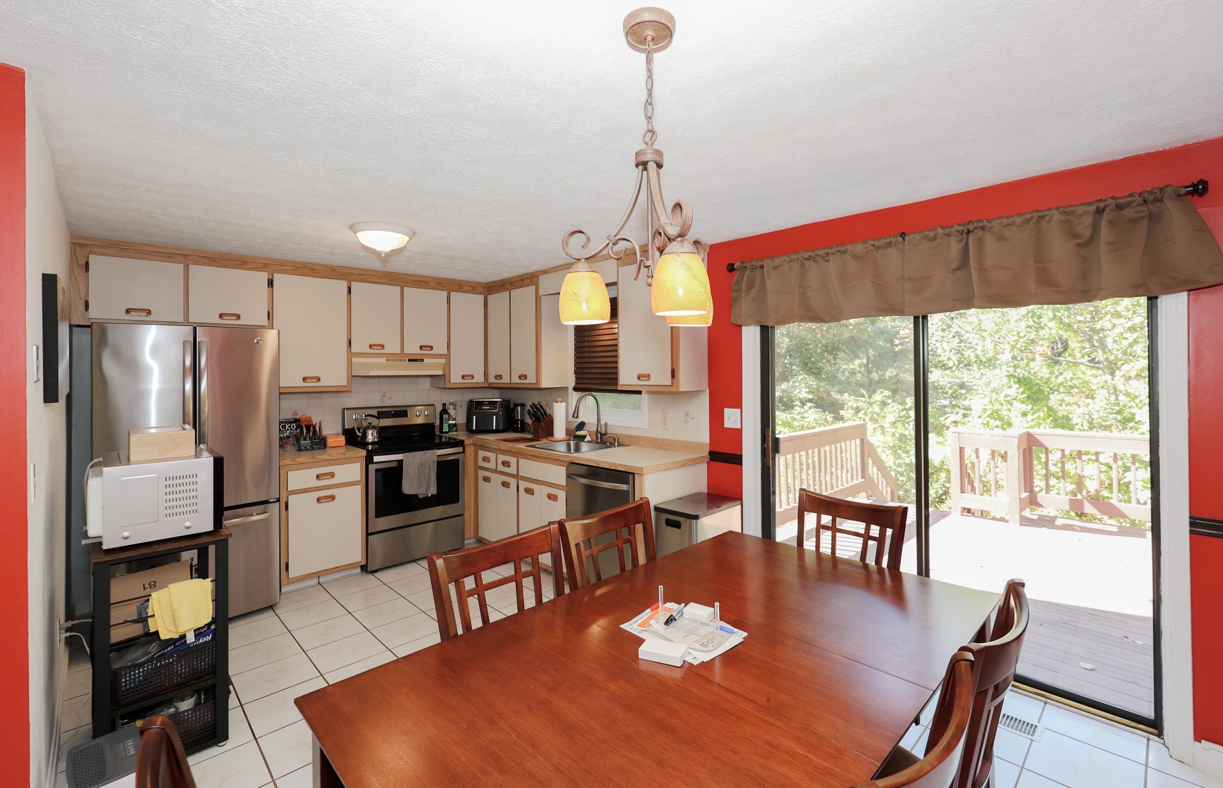 267 Winding Pond Road Londonderry, NH 03053 - Photo 11 of 34