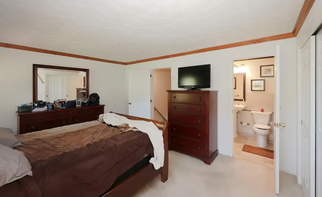 $369,000 | 267 Winding Pond Road, Londonderry, NH 03053