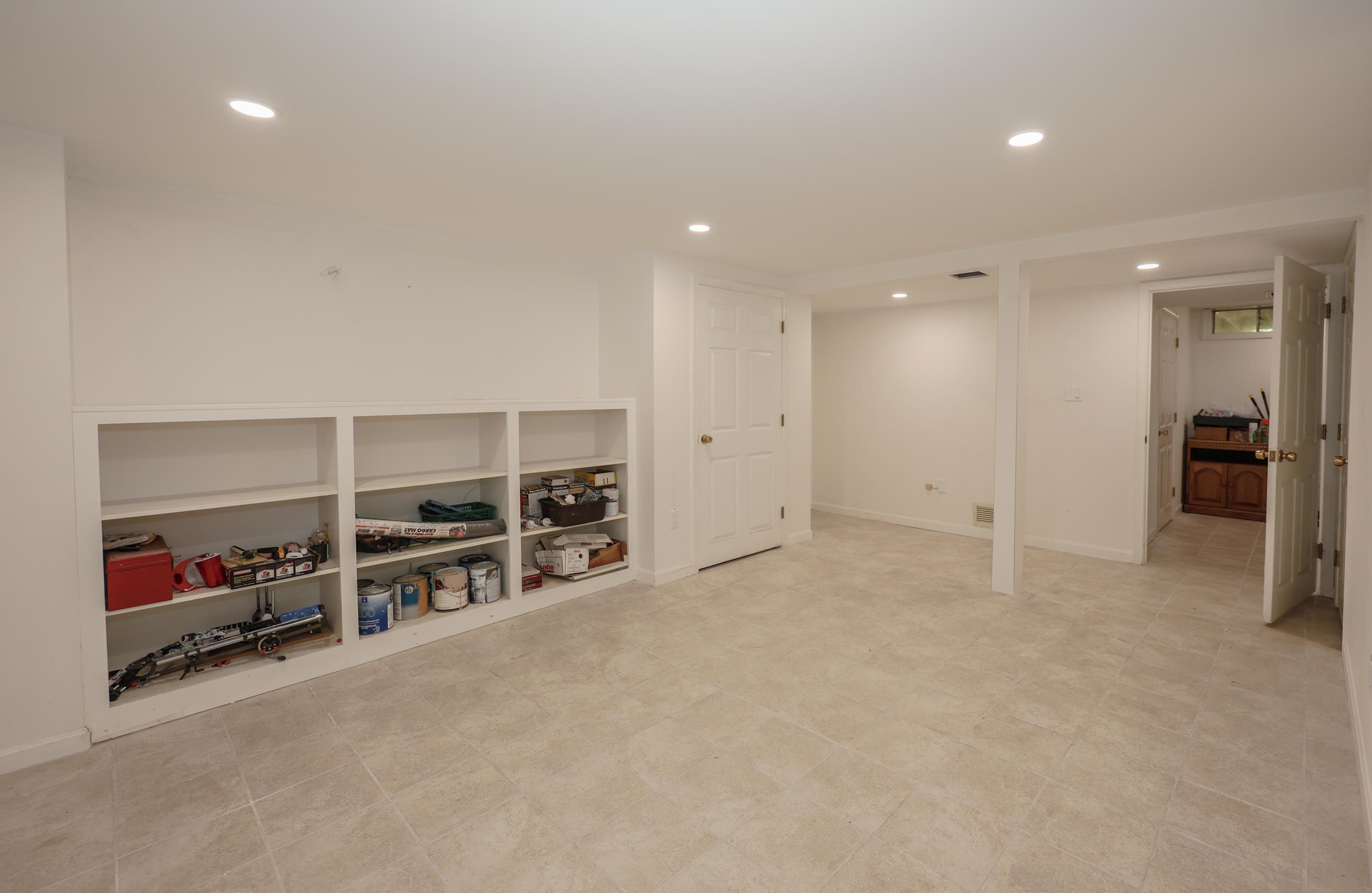 267 Winding Pond Road Londonderry, NH 03053 - Photo 19 of 34