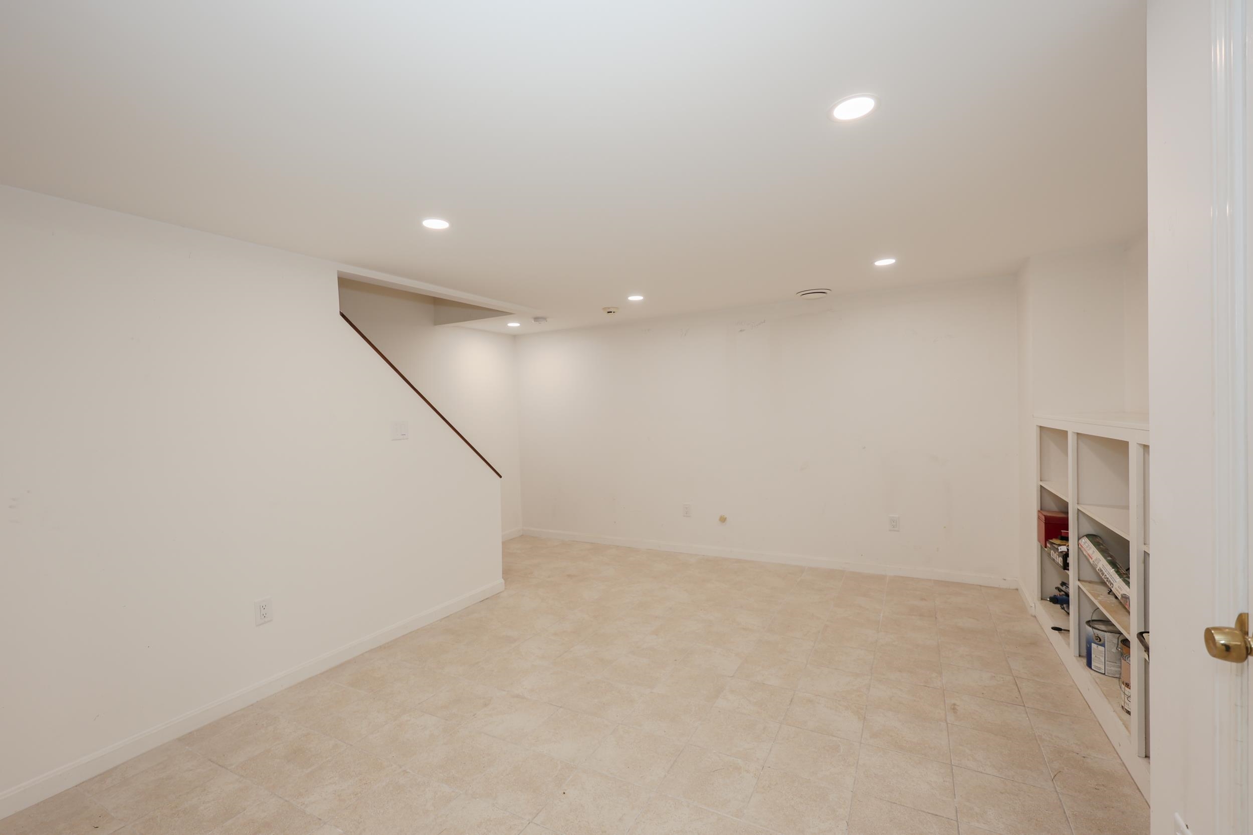 267 Winding Pond Road Londonderry, NH 03053 - Photo 22 of 34