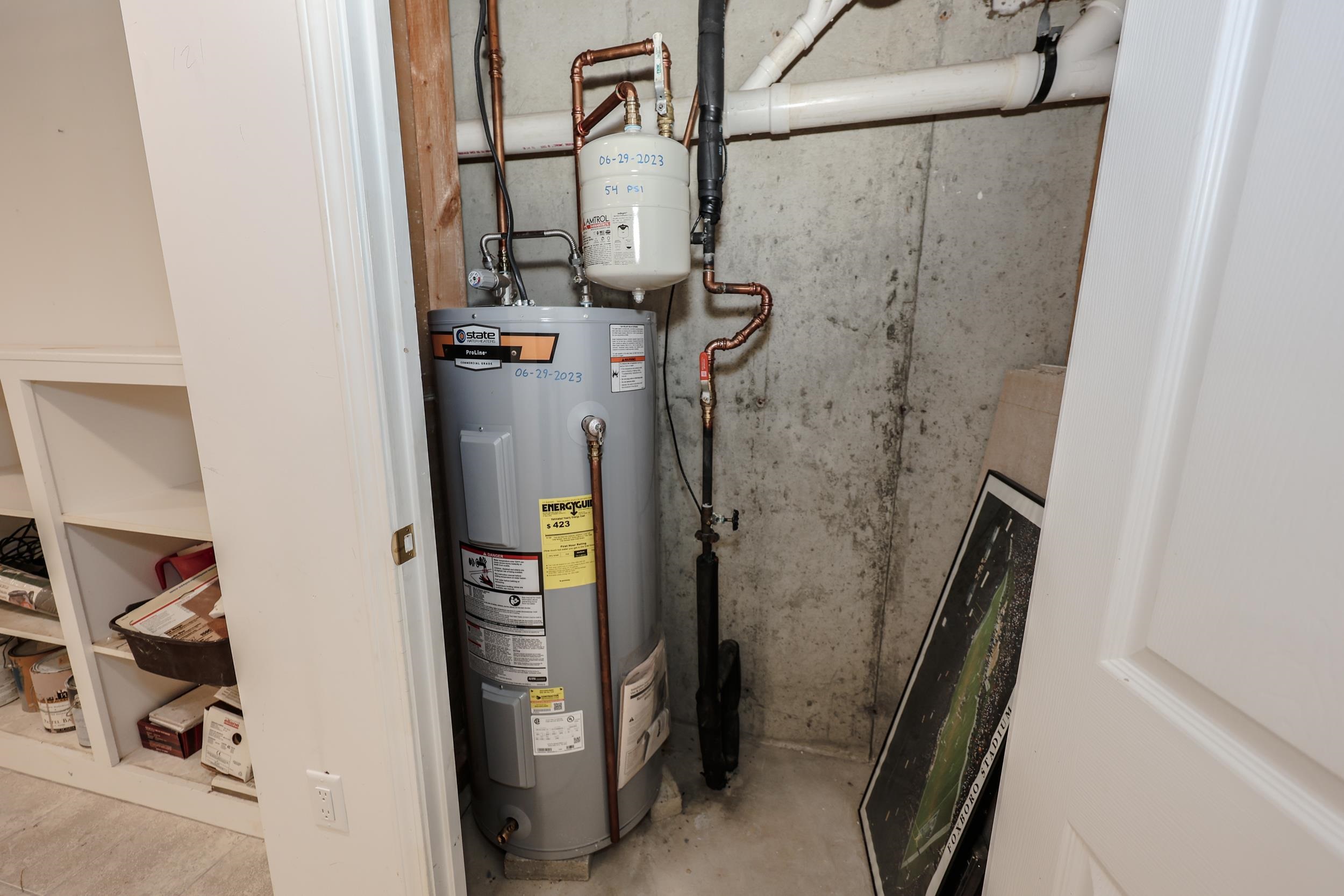 267 Winding Pond Road Londonderry, NH 03053 - Photo 25 of 34