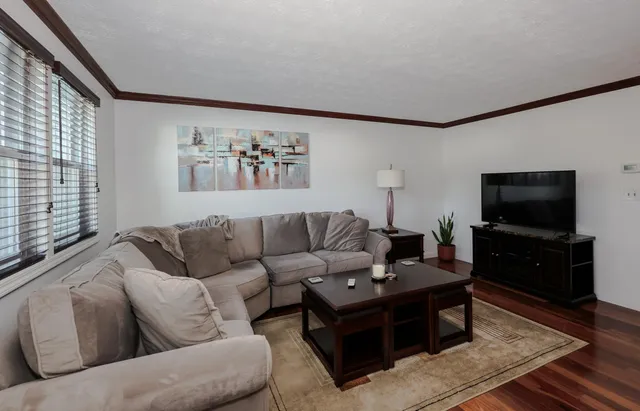 $369,000 | 267 Winding Pond Road, Londonderry, NH 03053