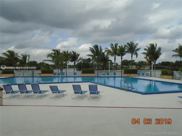 $2,300 | 14611 North Kendall Drive, Unit 304L, Miami, FL 33186