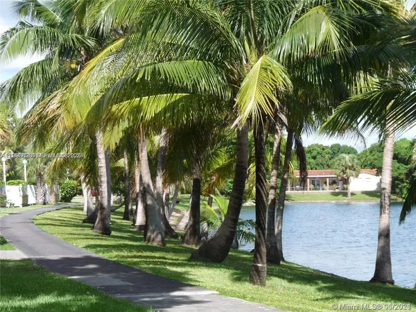 $2,300 | 14611 North Kendall Drive, Unit 304L, Miami, FL 33186