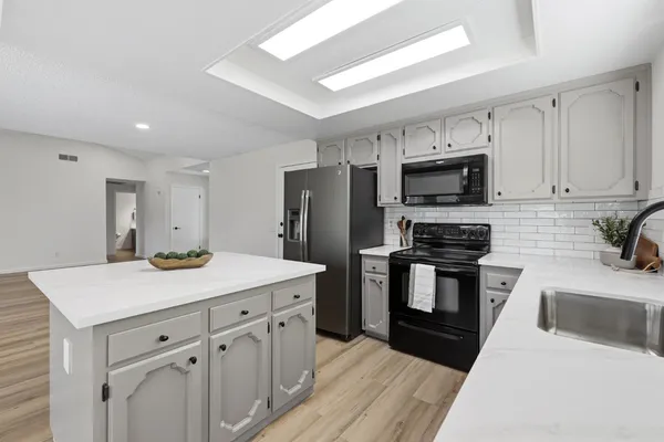 $388,000 | 5361 North El Sol Avenue, Fresno, CA 93722