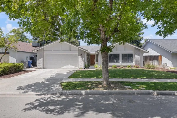 $388,000 | 5361 North El Sol Avenue, Fresno, CA 93722