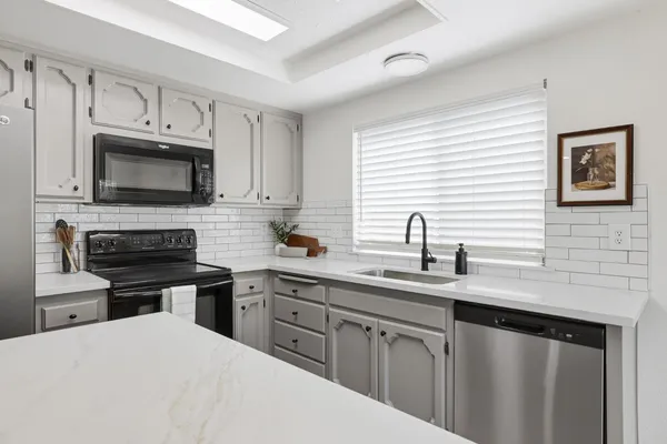 $388,000 | 5361 North El Sol Avenue, Fresno, CA 93722