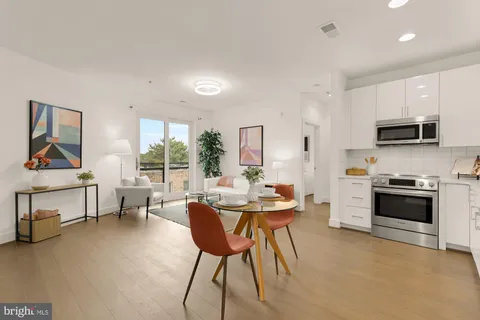 $375,000 | 1500 Pennsylvania Ave. Southeast, Unit 305, Washington, DC 20003
