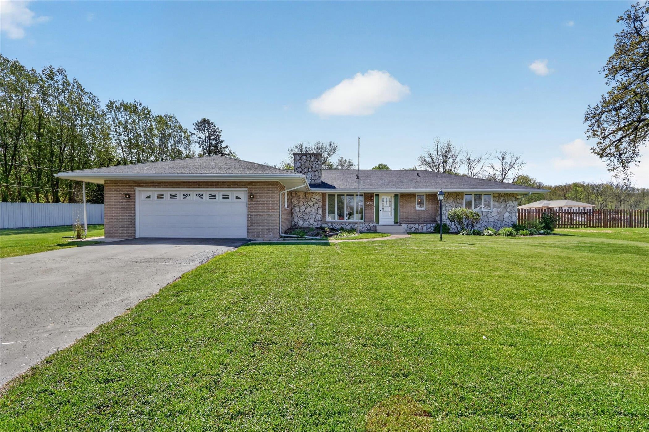 5138 East County Road South Beloit, WI 53511 - Photo 2 of 73
