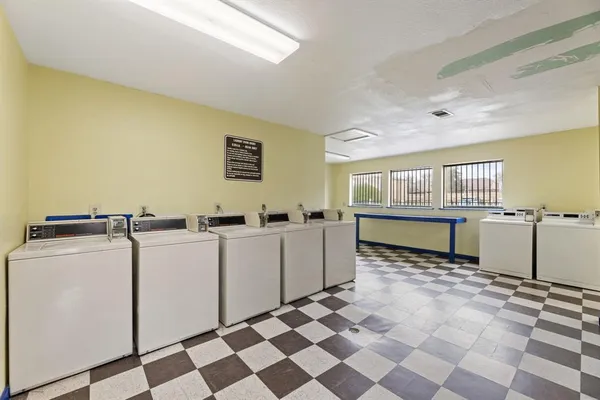 $1,035 | 2515 Altamesa Boulevard, Fort Worth, TX 76133