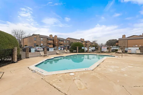 $1,035 | 2515 Altamesa Boulevard, Fort Worth, TX 76133