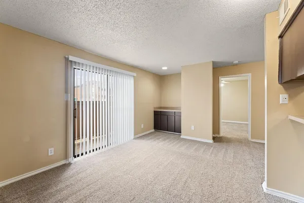 $1,035 | 2515 Altamesa Boulevard, Fort Worth, TX 76133