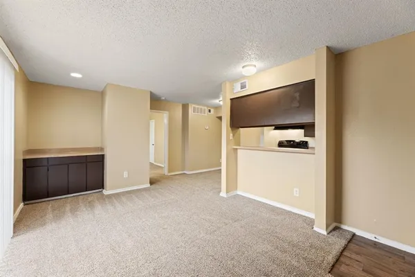 $1,035 | 2515 Altamesa Boulevard, Fort Worth, TX 76133
