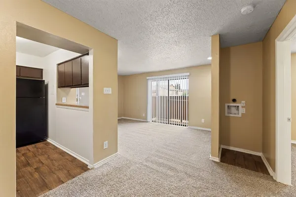 $1,035 | 2515 Altamesa Boulevard, Fort Worth, TX 76133