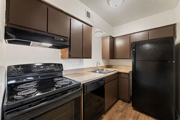 $1,035 | 2515 Altamesa Boulevard, Fort Worth, TX 76133