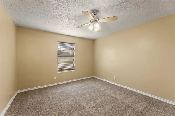 $1,035 | 2515 Altamesa Boulevard, Fort Worth, TX 76133