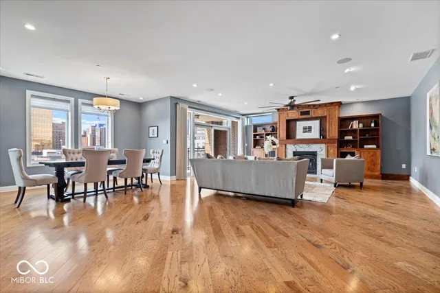 $875,000 | 333 Massachusetts Avenue, Unit 507, Indianapolis, IN 46204