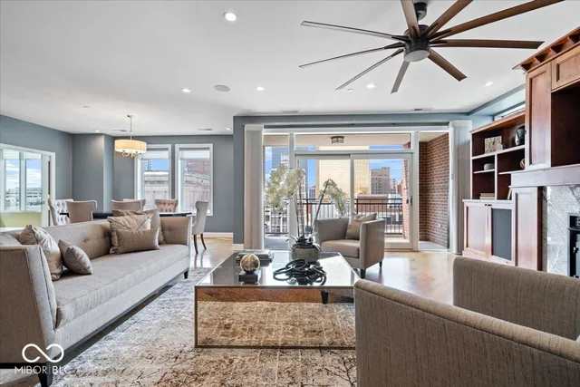 $875,000 | 333 Massachusetts Avenue, Unit 507, Indianapolis, IN 46204