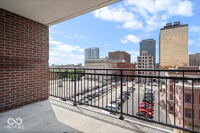 $875,000 | 333 Massachusetts Avenue, Unit 507, Indianapolis, IN 46204